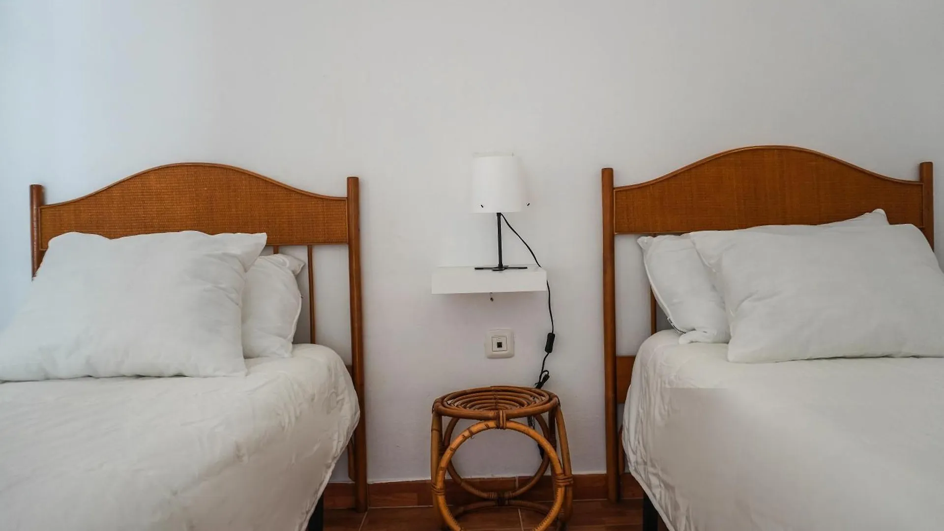Blue Coast Apartment With Pool & Wifi Arona